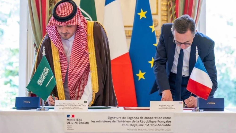 أخبار من السعودية.. وزير الداخلية ونظيره الفرنسي يوقعان الوثيقة التنفيذية للتعاون الأمني