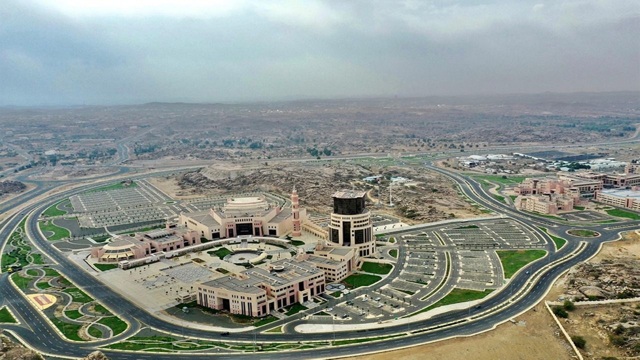جامعة الملك خالد تحدد مواعيد القبول ببرامج البكالوريوس والدبلوم