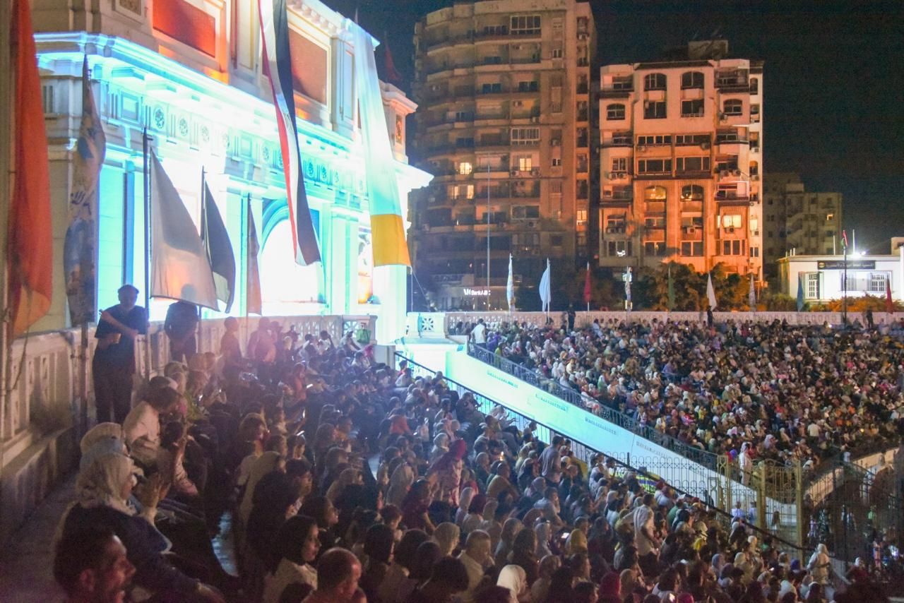 إيهاب توفيق يحيى أولى ليالى المهرجان الصيفي للأوبرا في إستاد الإسكندرية (2) إيهاب توفيق يحيى أولى ليالى المهرجان الصيفي للأوبرا في إستاد الإسكندرية (2)