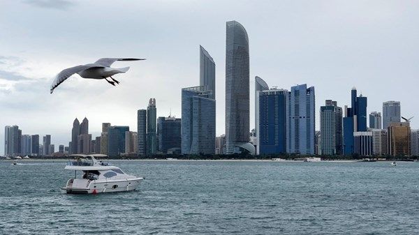 طقس اليوم صحو غائم جزئياً