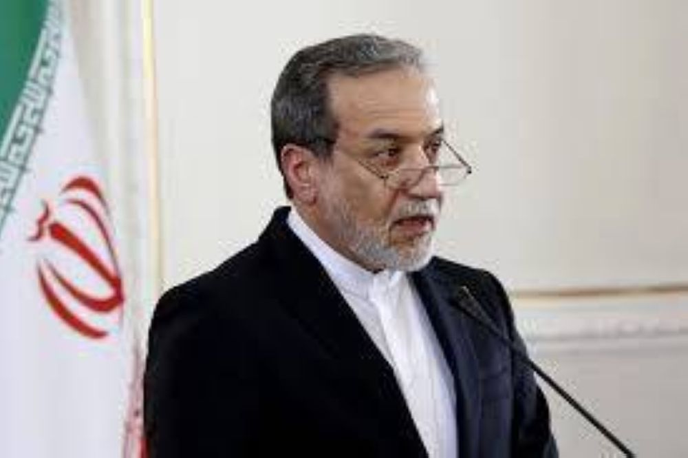 إيران تهدد أمريكا وإسرائيل برد حازم إذا تعرضت لهجوم جديد