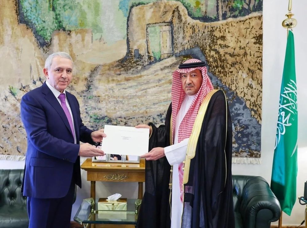 القيادة تتلقى رسالتين من رئيس أذربيجان