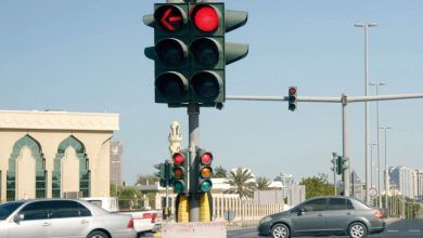 وإلا فاستعد لغرامة 900 ريال.. المرور السعودي تشدد في تلك الحالة “لا تلتزم” بالإشارات الضوئية