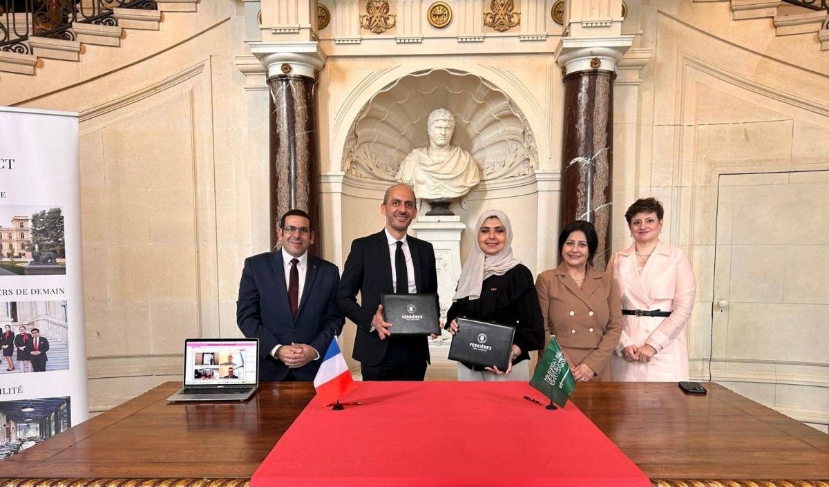 تعاون سعودي فرنسي بين جامعة الأعمال @⁦‪@UBT_EDU‬⁩ والتكنولوجيا بجدة و École Ferrières في باريس 