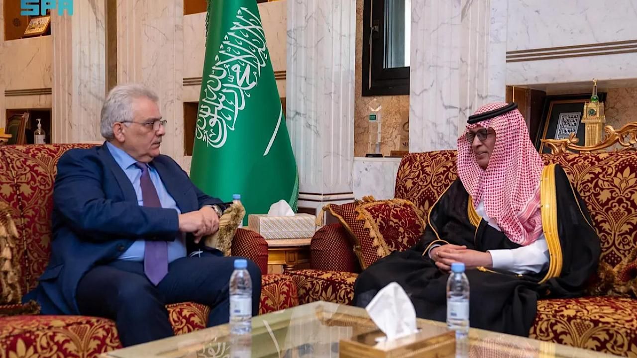 رئيس هيئة الإذاعة والتلفزيون يستقبل سفير دولة فلسطين لدى المملكة