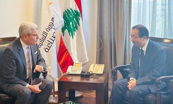 وزير الصناعة بحث مع سفير الصين في التعاون التكنولوجي