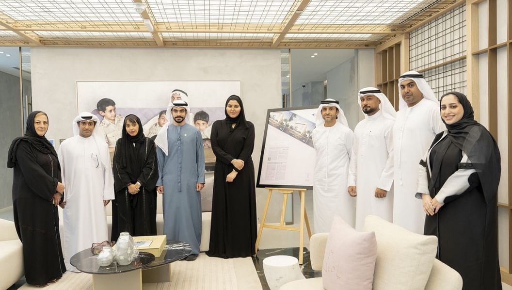 الامارات | بريد الإمارات يصدر طابعاً تذكارياً في ذكرى تأسيس المجلس الأعلى للأمومة والطفولة