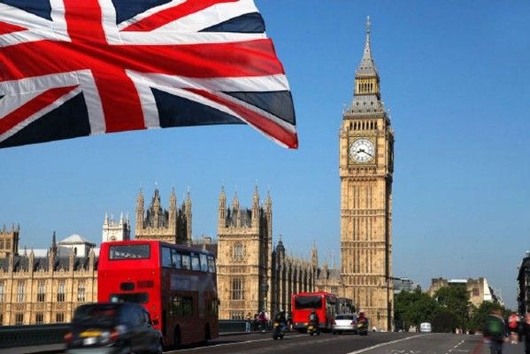 "مشكلة تقنية" تتسبب باضطراب الرحلات الجوية في المملكة المتحدة لبعض الوقت
