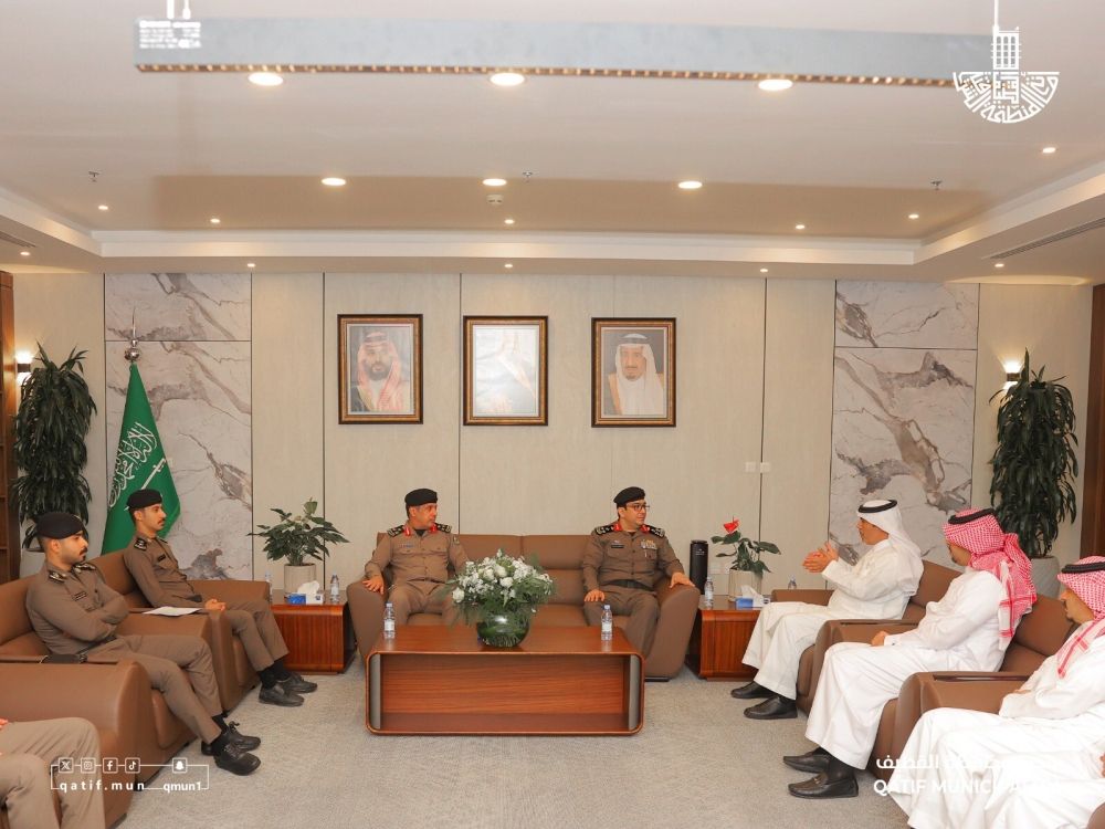 اللقاء الذي جمع محافظ القطيف بمدير مرور المنطقة الشرقية