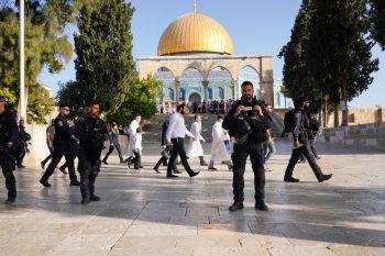 بحماية قوات الاحتلال.. مستوطنون يقتحمون المسجد الأقصى مجددًا اليوم