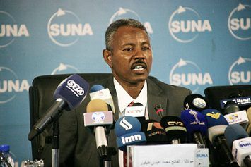 النائب العام يبحث مع خبير حقوق الإنسان أوضاع الانتهاكات وآليات العدالة في السودان