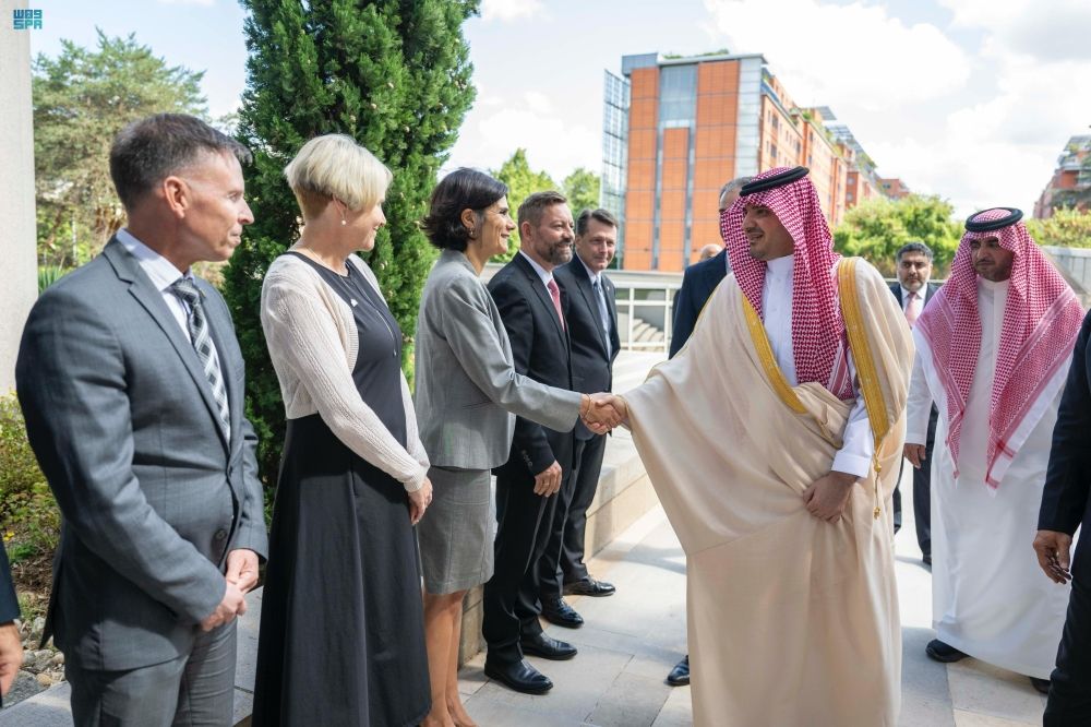 وزير الداخلية يزور المنظمة الدولية للشرطة الجنائية