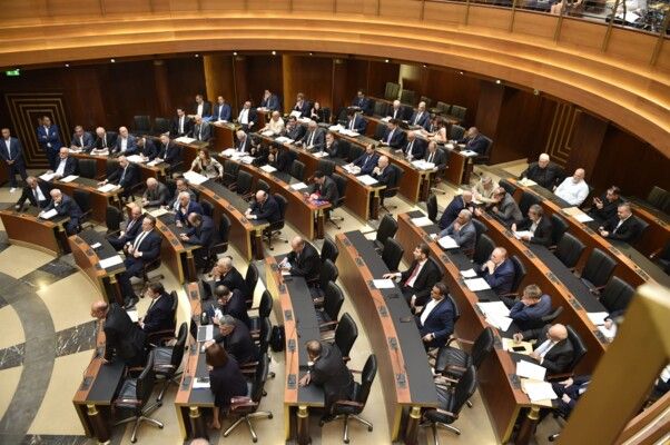 مجلس النواب أقر قانون تعديل شروط إعطاء مديري المدارس الرسمية تعويض إدارة