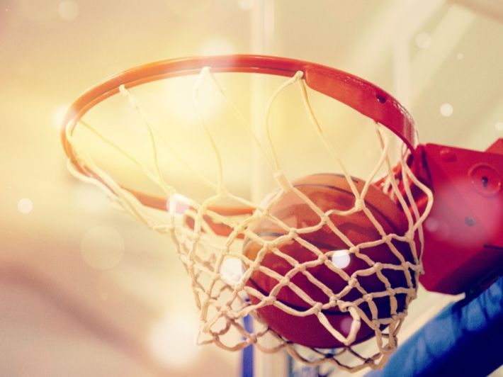 الامارات | إيقاف لاعب سابق في الدوري الأميركي لكرة السلة لاستضافة ألعاب قمار غير قانونية