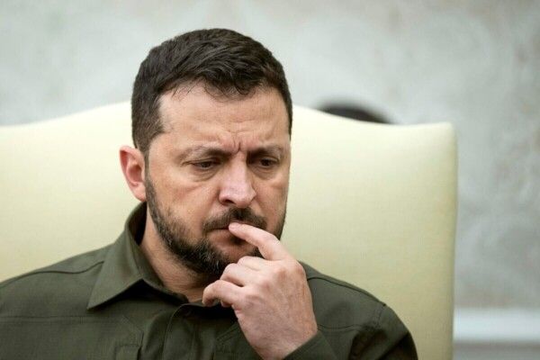 زيلينسكي: على العالم الضغط من أجل "تغيير النظام" في روسيا