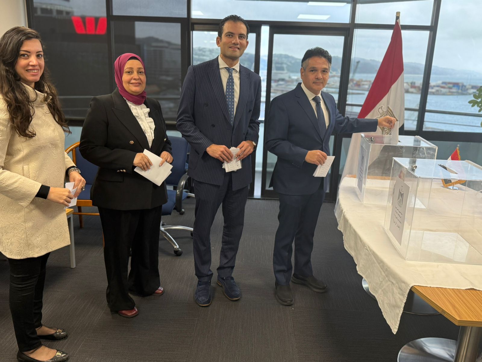 سفير مصر لدى نيوزيلندا: جاهزون لاستقبال الناخبين بانتخابات مجلس الشيوخ.. صور - الخليج 365