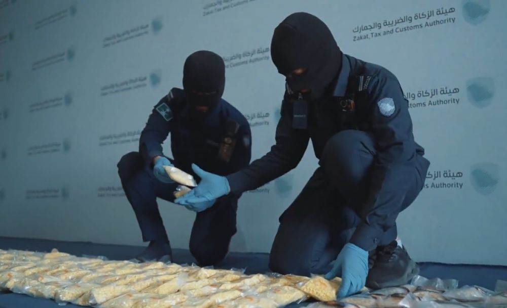 أخبار من السعودية.. منفذ البطحاء.. إحباط محاولتي تهريب أكثر من 817 ألف حبة محظورة