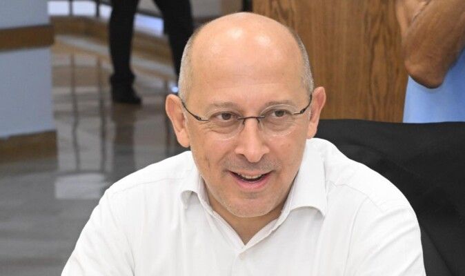 آلان عون استبعد حصول انقسام حكومي: حصر السلاح بيد الدولة جزء من معادلة الردع