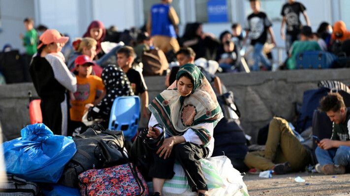 "أ ف ب": باكستان جدّدت دعوة الأفغان لمغادرة أراضيها مسرّعة بذلك وتيرة حملتها لترحيلهم
