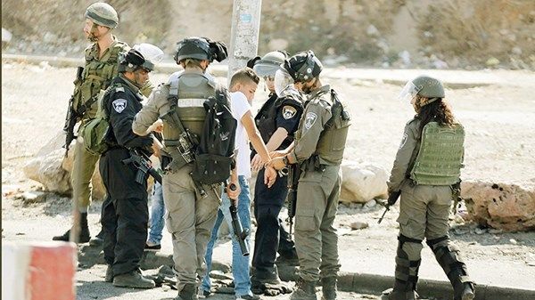 تقرير فلسطيني: اعتقال 18 ألفاً و500 شخص في الضفة منذ أكتوبر 2023