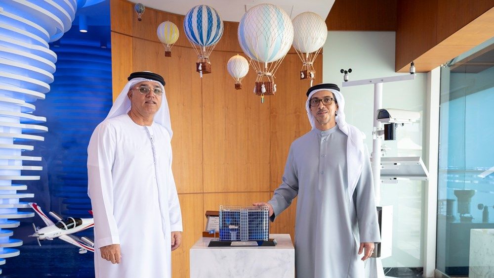 منصور بن زايد يزور المركز الوطني للأرصاد ويطلع على أبرز مشاريعه وتقنياته المتقدمة