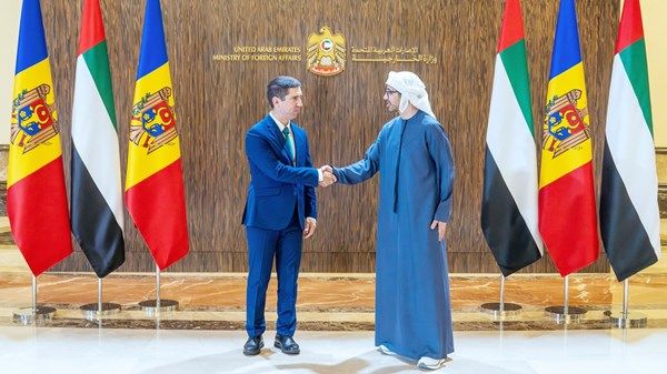 عبدالله بن زايد يستقبل نائب رئيس الوزراء وزير الخارجية المولدوفي