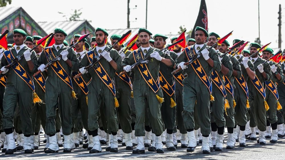 برئاسة بزشكيان.. إيران تشكل مجلسًا دفاعيًا بعد الحرب مع إسرائيل