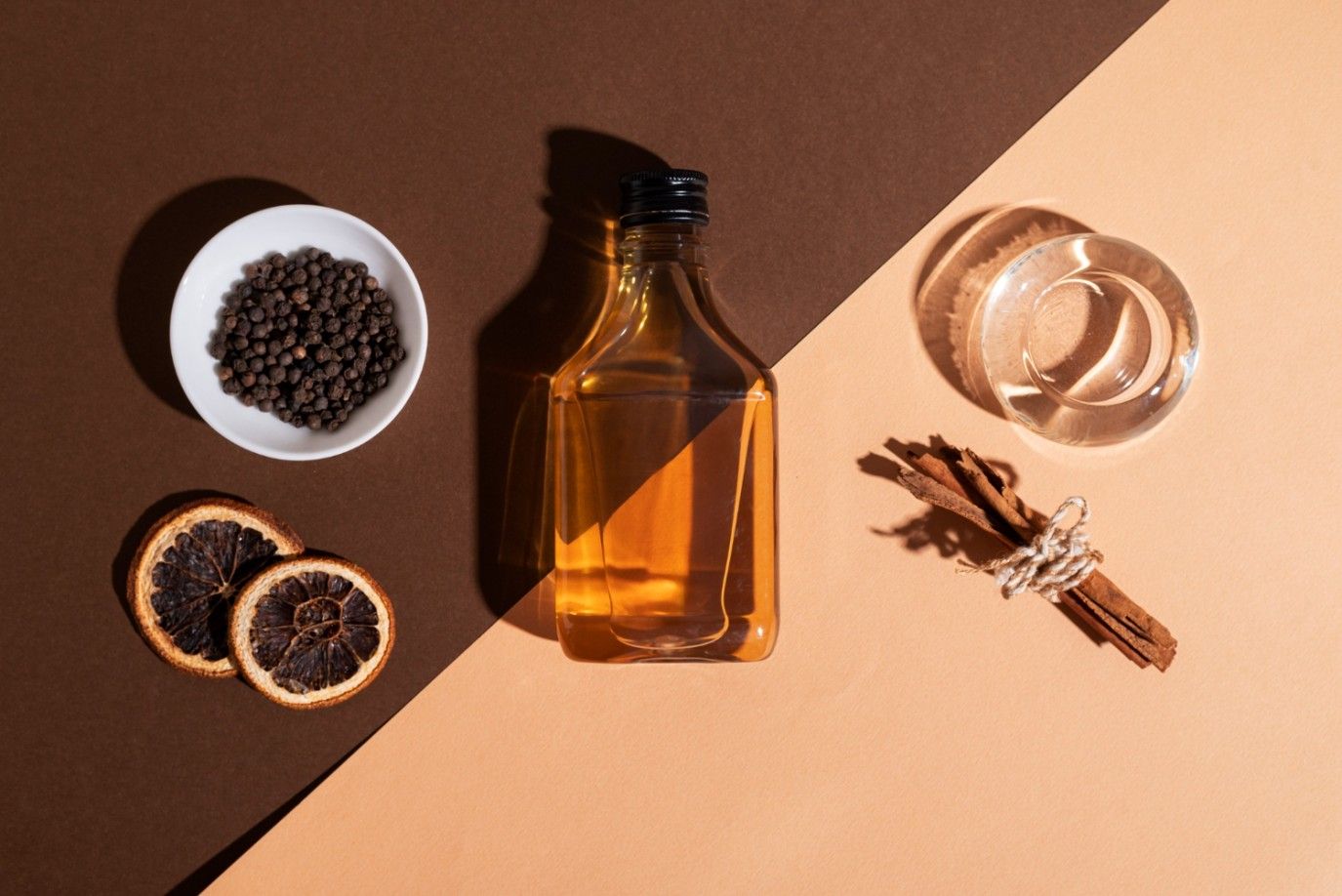 اكتشفي أجمل عطور العنبر التي تليق بليالي الصيف.. فخامة تحبس الأنفاس