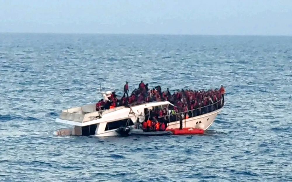ارتفاع ضحايا غرق قارب مهاجرين قبالة اليمن إلى 86 قتيلًا