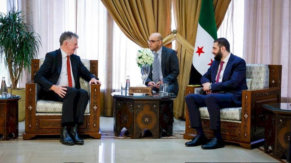 الشرع يستقبل مستشار الأمن القومي البريطاني