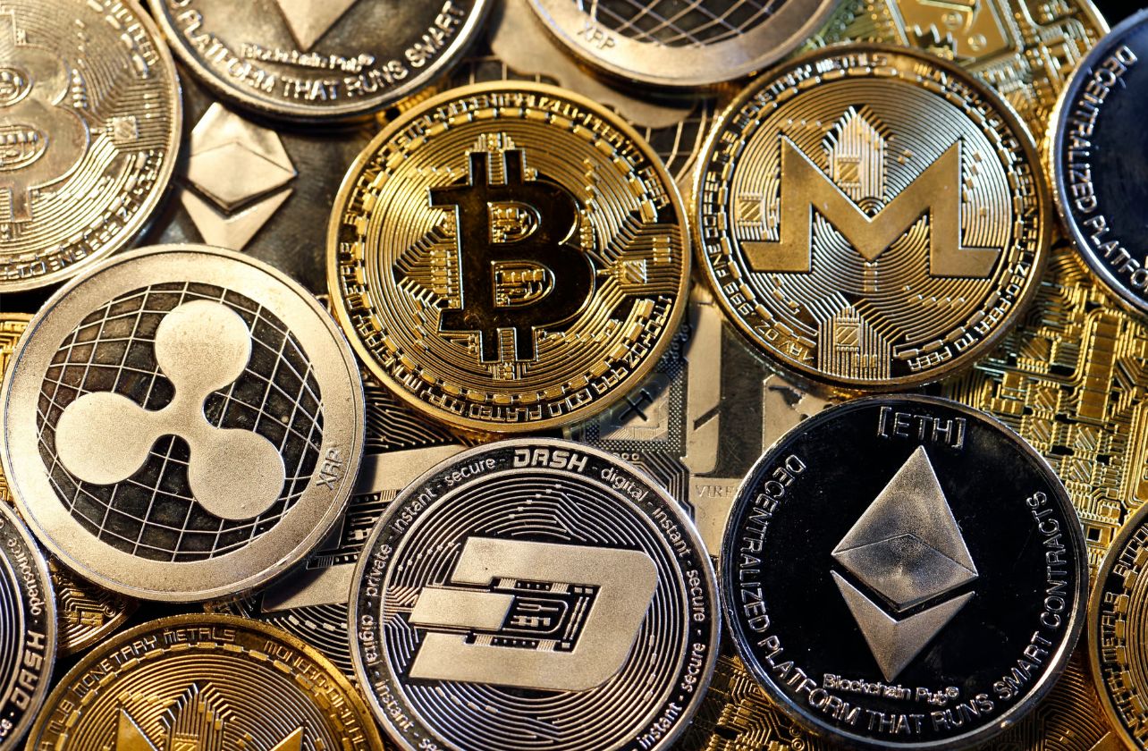 منصة كوين بيس تضيف 21 عملة رقمية جديدة وسط نتائج مالية متباينة