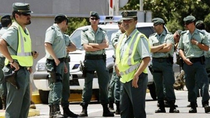 سلطات البرتغال تعتقل شرطيا للاشتباه في قيادته عملية تهريب شحنة كوكايين
