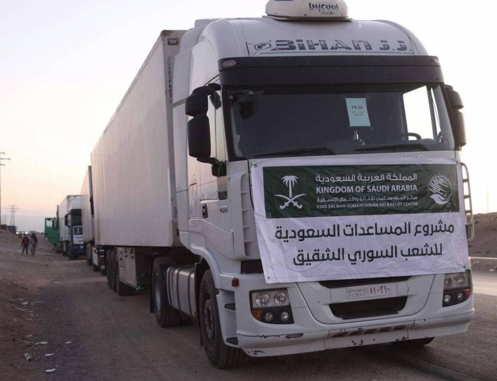 وصول قافلة مساعدات سعودية إلى درعا السورية