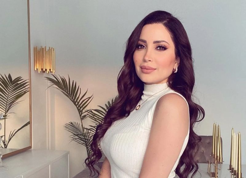نسرين طافش ترد على منتقدي أدائها العمرة: «جهل ولا إنسانية»