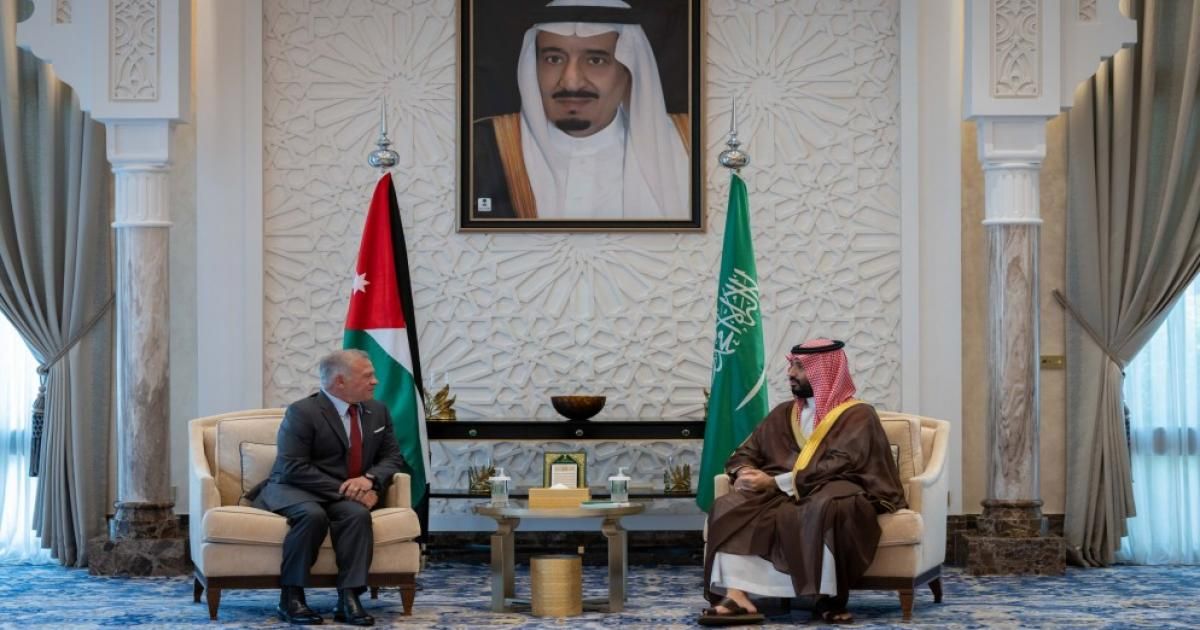 العاهل الأردني يبحث مع ولي العهد السعودي التطوّرات في غزة والضفة