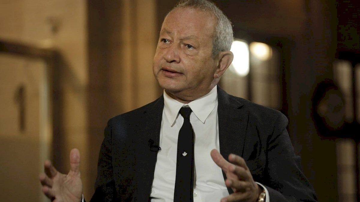 كويتي يطالب الخليجيين بمقاطعة مصر وساويرس يرد