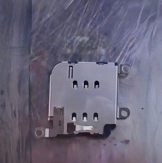 تكنولوجيا: تسريب صور يزعم إظهار منفذ شريحة SIM في iPhone 17 Pro