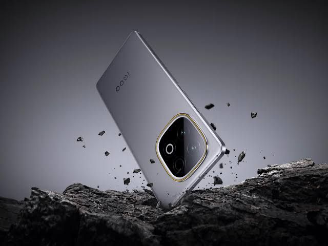 تكنولوجيا: هاتف iQOO Z10 Turbo Plus ينطلق عالميًا ببطارية 8000 ملي أمبير ومعالج رائد