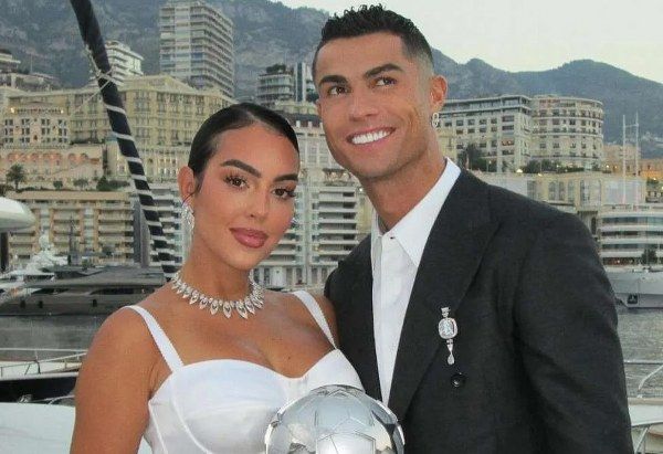 الكشف عن موعد زفاف كريستيانو رونالدو على جورجينا رودريغيز