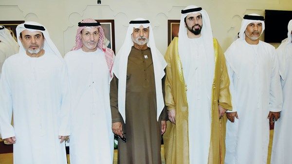 نهيان بن مبارك يحضر أفراح الحمادي والقيسية