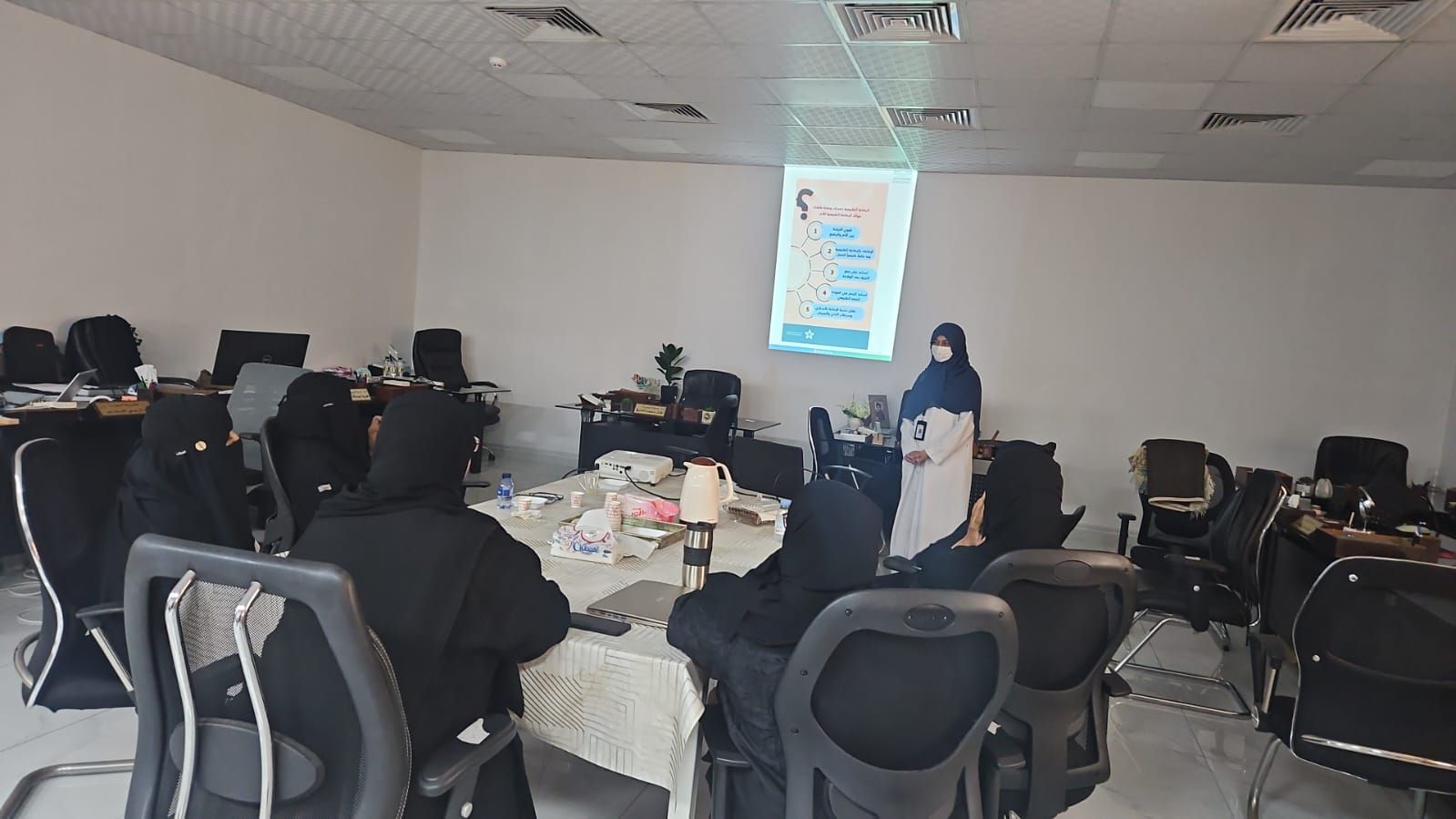 “الفرق الصحية” بمجمع الملك عبدالله الطبي تنفذ برنامجًا توعويًا عن الرضاعة الطبيعية.. صور