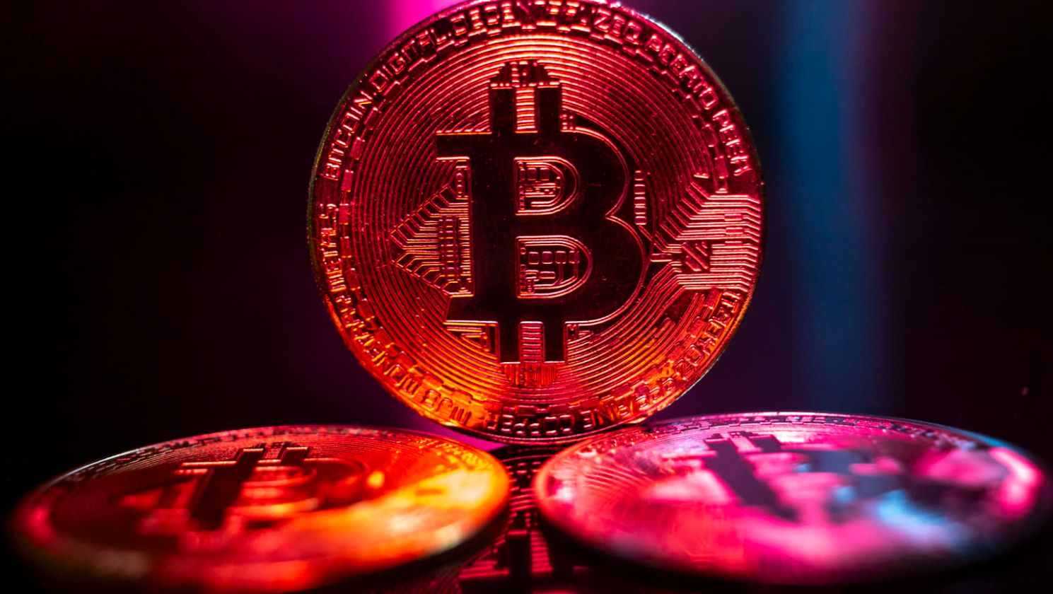 سعر البيتكوين يتراجع إلى 115 ألف دولار…والعملة الرقمية OKB تقفز نحو أعلى مستوياتها التاريخية!