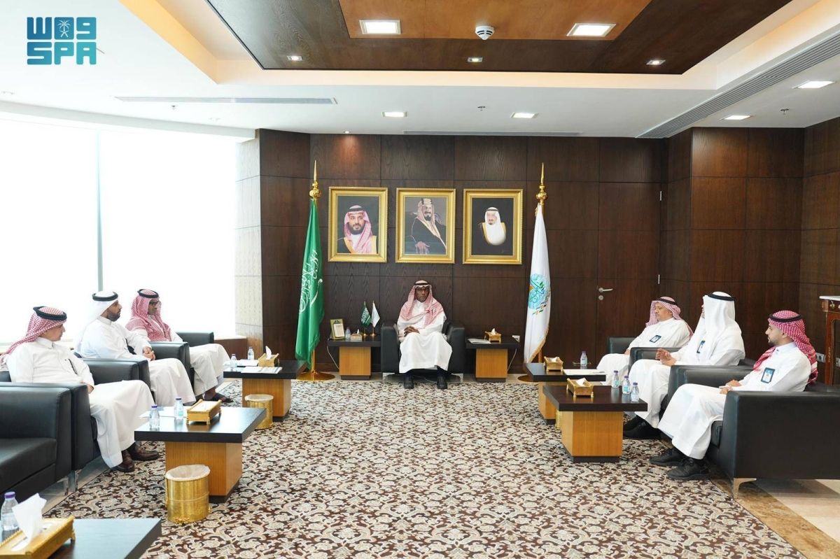 رئيس جامعة جازان يدشن الملتقى الثقافي والمعرض التعريفي للطلبة المستجدين
