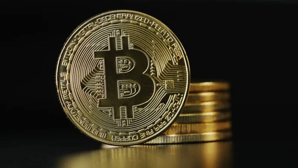 عودة الخسائر قصيرة الأجل للبيتكوين: هل هو تصحيح مؤقت أم بداية لتراجع أوسع؟
