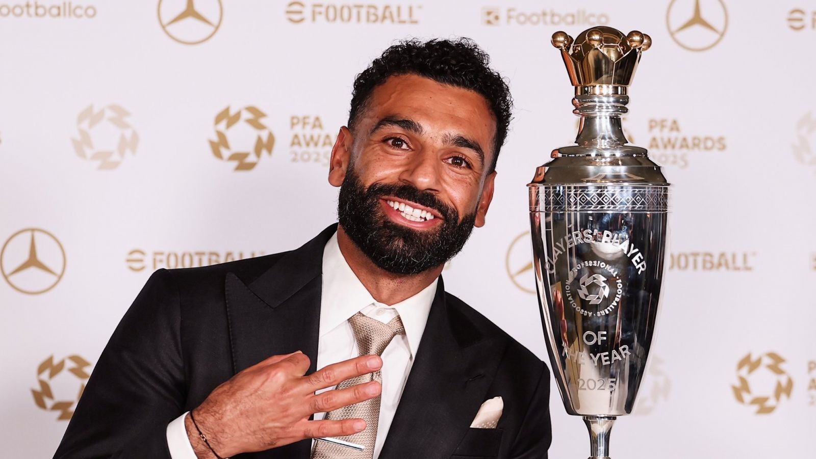 "صلاح التاريخي".. أفضل لاعب في انكلترا للمرة الثالثة