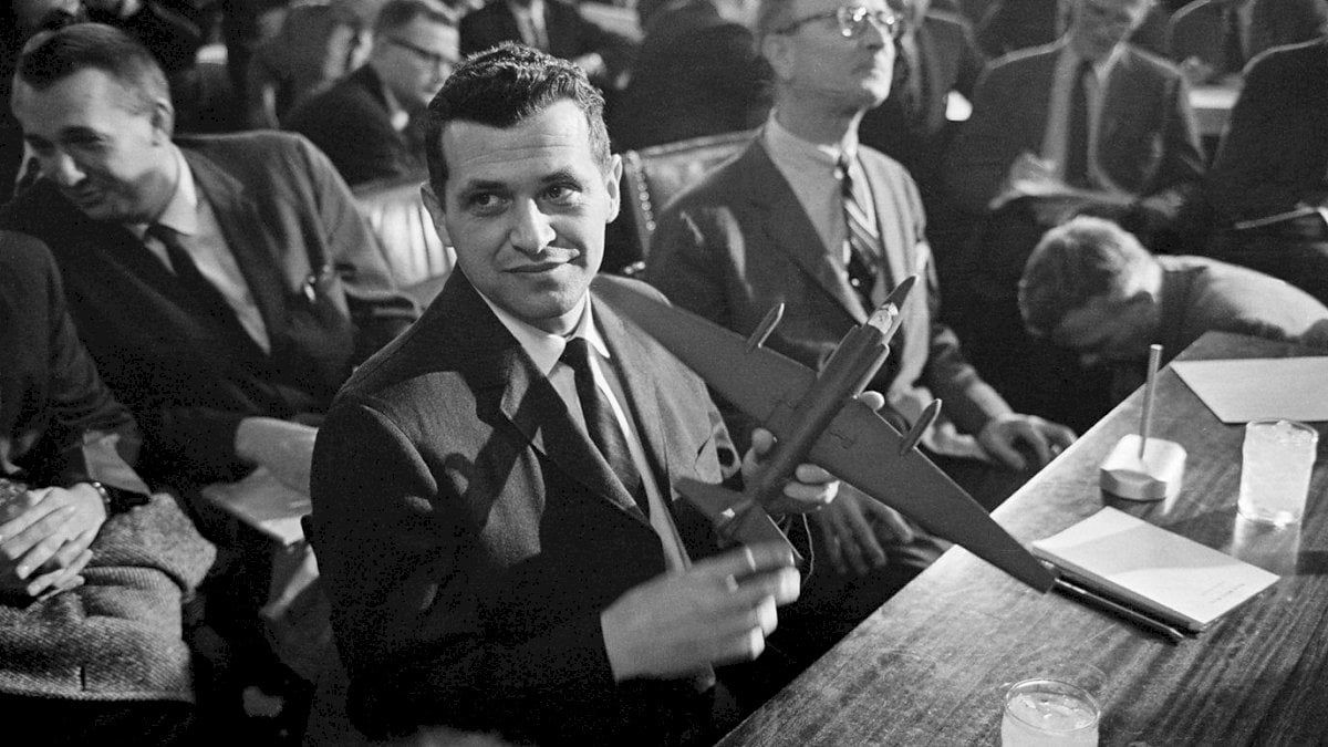 قصة الجاسوس الأميركي الذي أُسقطت طائرته فوق روسيا عام 1960