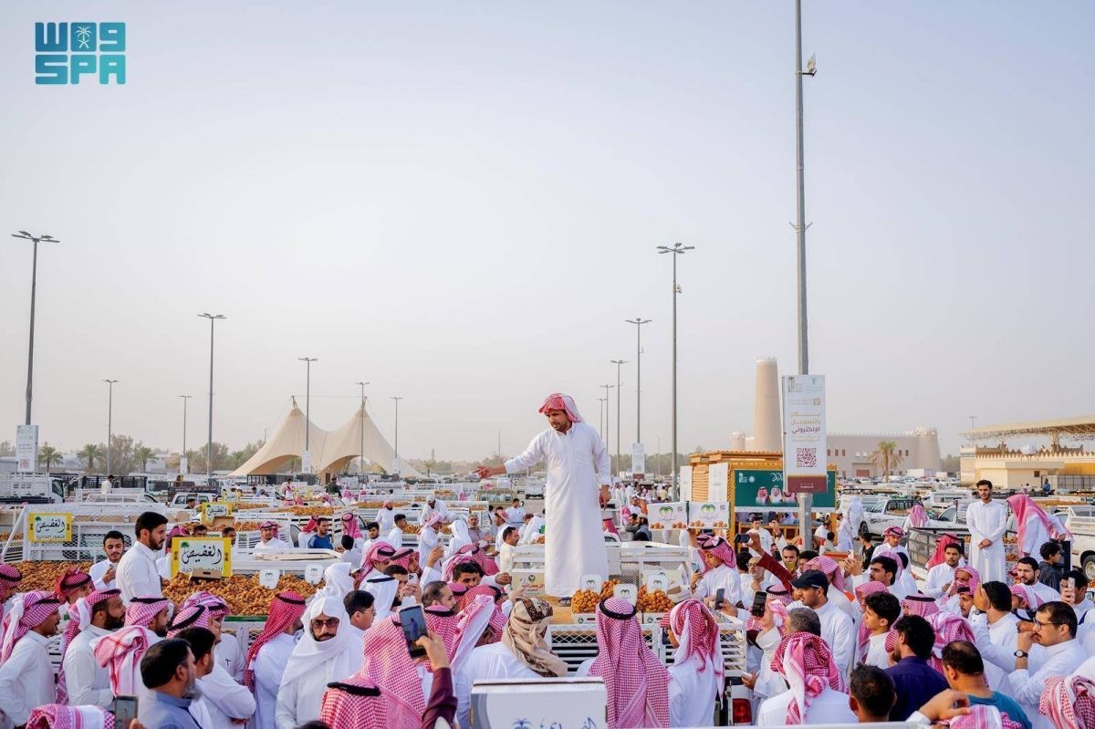 تجارة التمور.. نشاط موسمي ينعش الحركة الاقتصادية في القصيم