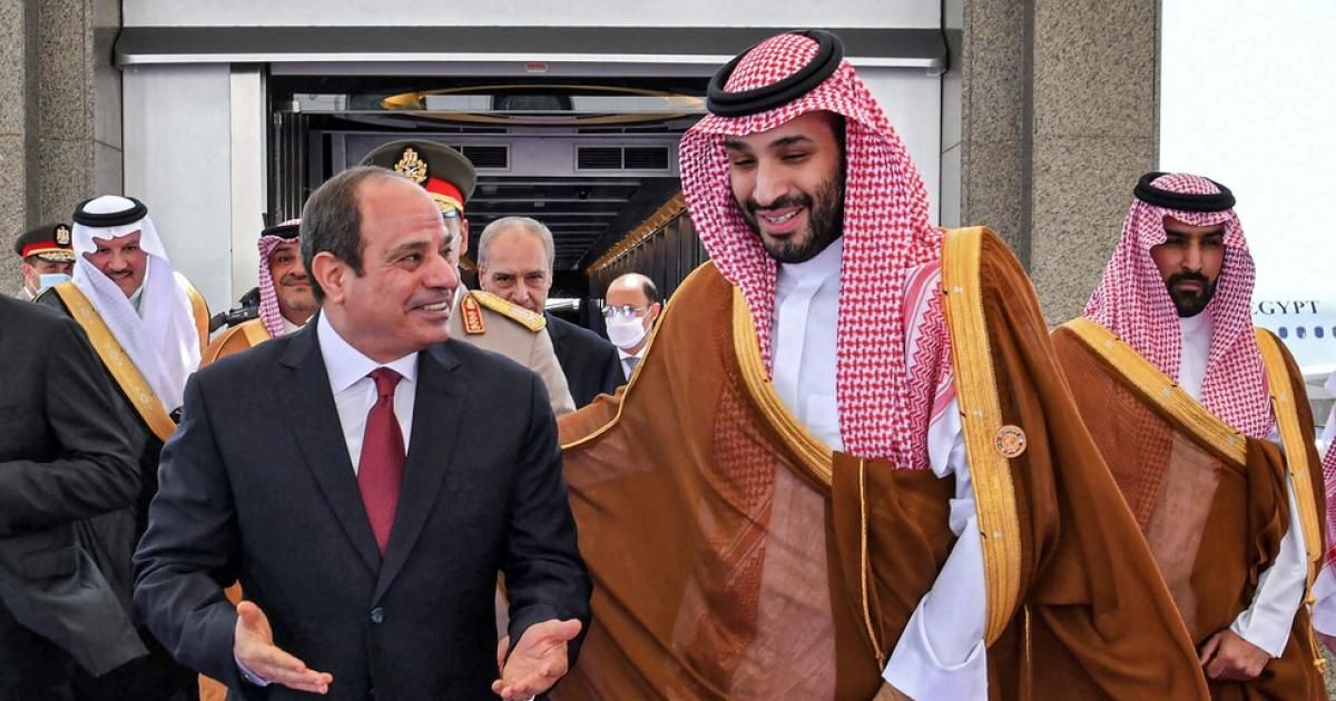 غزة في مقدمة المحادثات.. السيسي يتوجه إلى السعودية للقاء بن سلمان