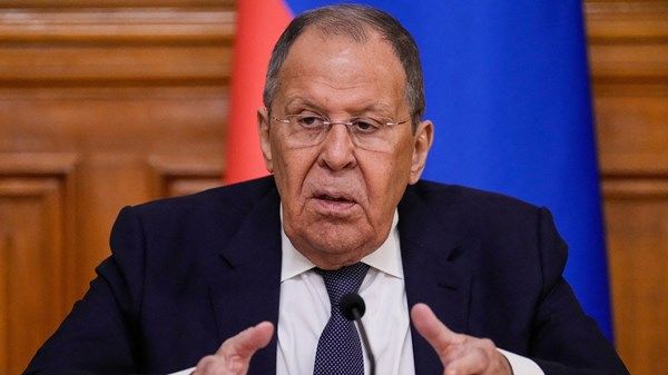 لافروف يرد على سؤال بشأن لقاء بوتين وزيلينسكي