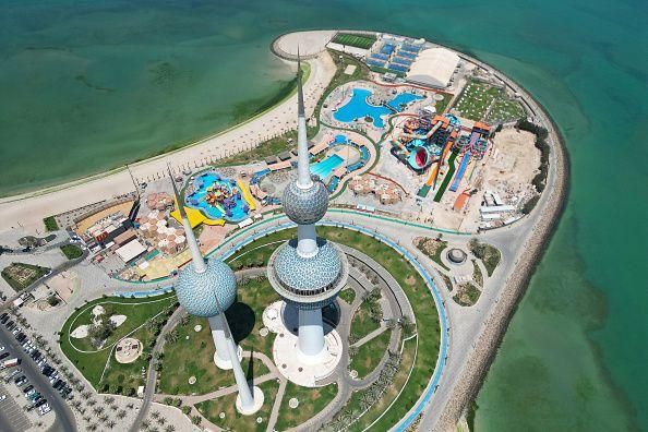 جدل في الكويت بعد إغلاق صحيفة وقناة "الصباح" بسبب إسقاط جنسية مالكها